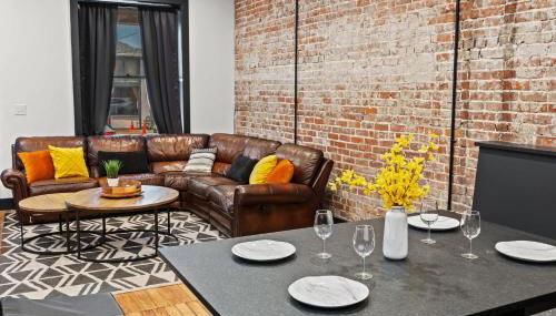 Unique Black Home in the Heart of Shelby Park - Foto 3