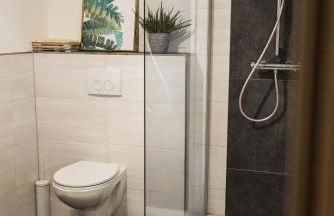 Ruhiges Apartment mit großem Balkon und Stellplatz - Photo 6