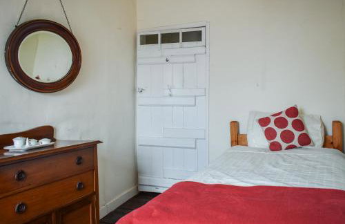 Wade Hall - Photo 14