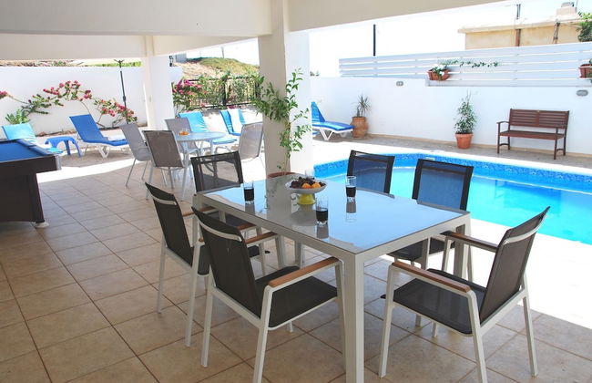Pomos Villa - Only 50m to the Sea, Picturesque - Tranquil Area, Paphos - Foto 1