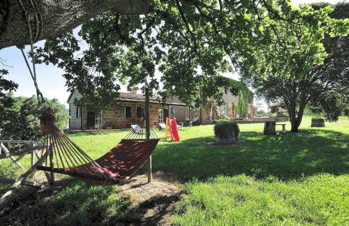 Romantic Farmhouse with Pool - Foto 25