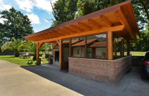 Piscina climatizada y cubierta 365 dias en Casa Rural con Encanto El Puentuco una de las casas mas valoradas de Cantabria - Foto 52