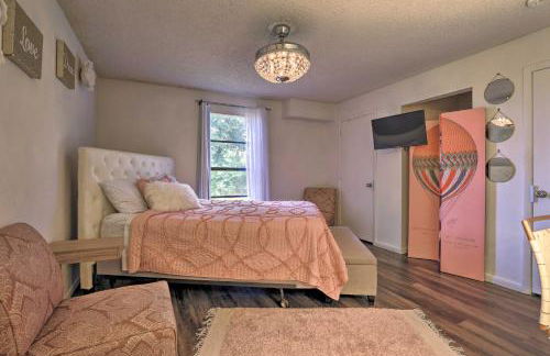 Chic A-Frame Escape with Fire Pit - Private Property - Foto 12