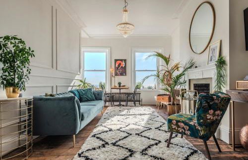 The Wellington - style, charm and sea views, close to town and beach - Foto 14