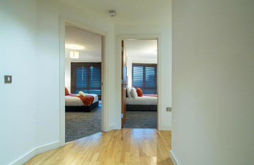 Balcony Waterside 2-Bed Apartment Central Leeds - Foto 13