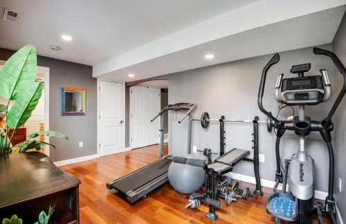 5 bed 4 bath and Pet friendly - Photo 49