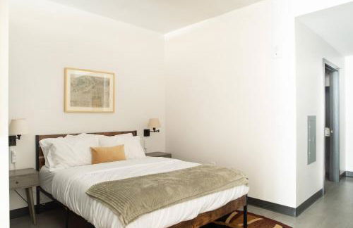 Deer District Studio Apt - One Block from Fiserv and Baird - Foto 11