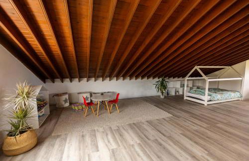 Countryside house with a pool and fireplace - Photo 63