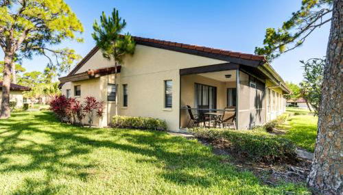 Village des Pins Sarasota 2BR Condo with Pool - Foto 2