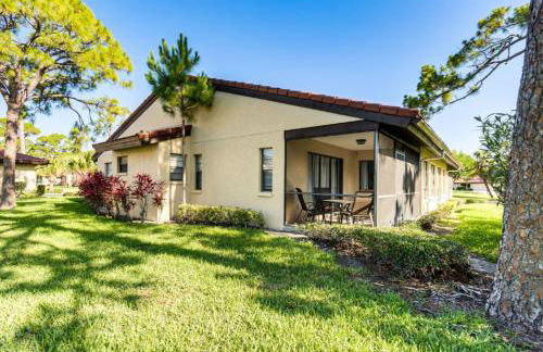 Village des Pins Sarasota 2BR Condo with Pool - Foto 2