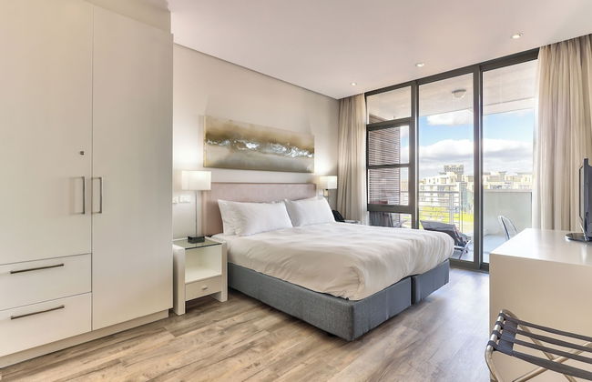 Lawhill Luxury Apartments - Photo 12