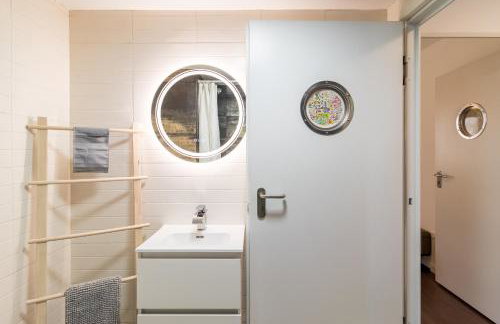 Calma, luz y diseño en el centro de Santander - Photo 17