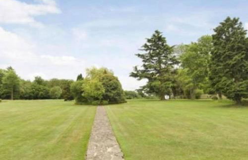 NEW - Beautiful, spacious Beechwood Lodge with lovely gardens - Photo 16