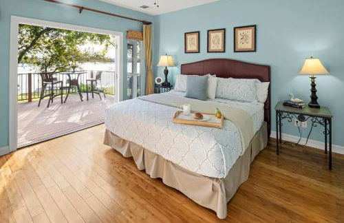 New Listing - Promo Price Waterfront Huge Yard - Foto 27