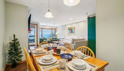 Highridge B14 Enjoy the view ski back trail shuttle service sports center - Photo 5