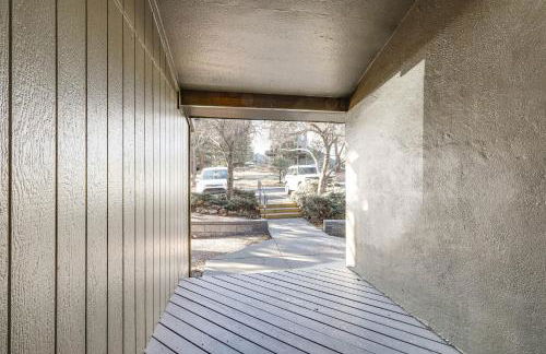 Cozy Flagstaff Retreat with Balcony and Mtn View! - Foto 21