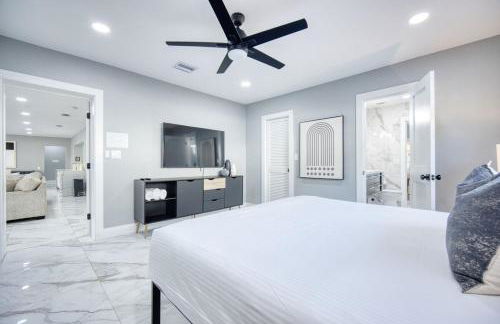 Riverbend Yacht Retreat Waterfront Villa with Pool - Foto 30