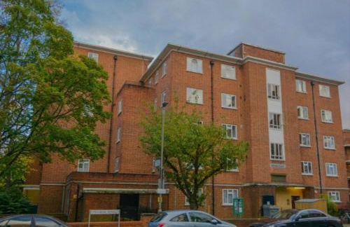 Spacious Two Bedroom Apartment in Battersea, Free Parking - Foto 25