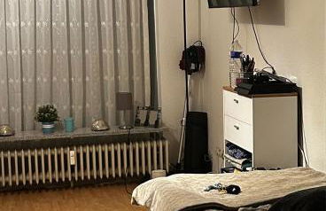 Ruhige sonnige Wohnung mit Balkon nahe Universität - Foto 1