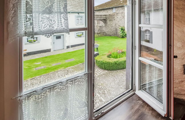 Heritage Holiday Home in Gouvy With Fenced Garden - Foto 2