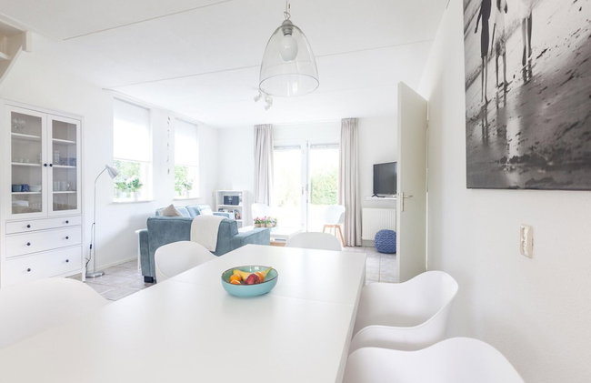 Spacious Holiday Home With Sauna Near Beach - Foto 17