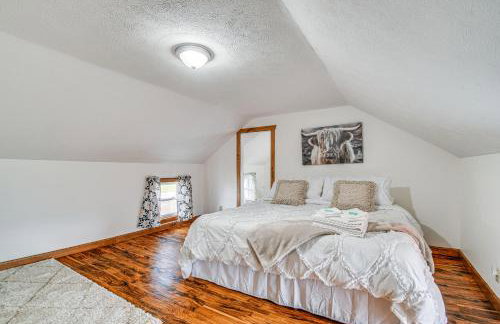 Cozy New York Farmhouse with Porch, Grill and Fire Pit - Foto 22