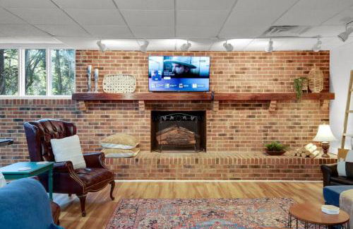 Cozy Retreat near Paris Mtn State Park Sleeps 12 - Foto 57