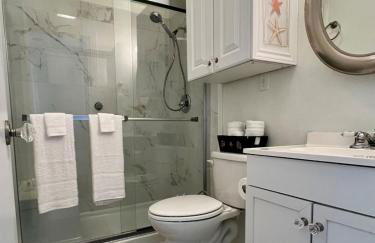 Stunning Waterfront Condo - Foto 8