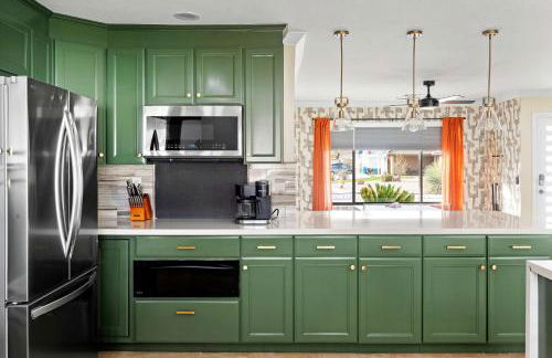 Sleeps 18 Private Pool & Hot Tub Playground - Photo 15