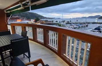 SUPER FLAT 180 graus em Angra dos Reis , Frente Mar na Marina Piratas com estacionamento - Foto 15