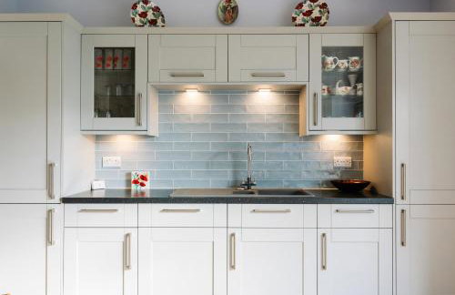 The Poppies - Photo 12