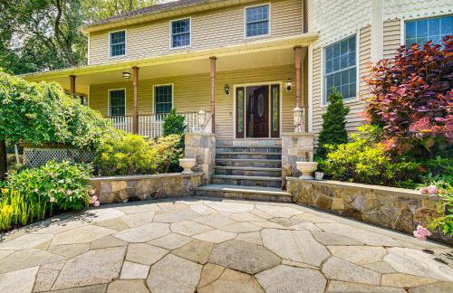 Serene Hudson Valley Escape with Pool and Grill - Foto 32