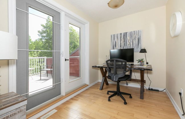 LUXURIOUS 5-Br Acreage | Year-Round Heated Pool & HotTub | Mtn View | Pool Table - Foto 34