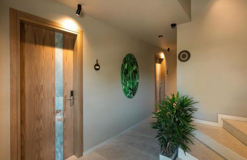 Cosmeen Lifestyle Boutique Stay - Photo 26