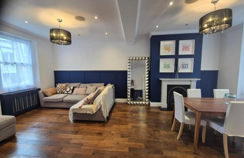 Bright 4 double bedroom victorian house - Photo 1