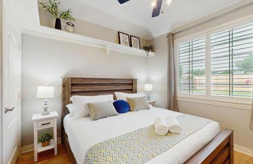 Pool and Outdoor Bar! Spacious Getaway in Sachse - Foto 20