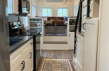 Stargazers' Retreat A Tiny Home on the Riverside - Photo 13