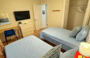 *NEW* Gorgeous Sunshine - 2BD/1BA - Private Fenced Backyard! - Photo 5