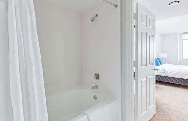 2BR Luxury City Suite With Gym & Pool - Foto 67