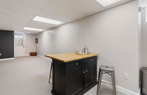 High-End Finger Lakes Escape - Expansive Game Room, Cozy Firepit, & Scenic Views - Foto 51