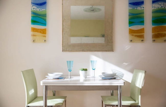 Sunny Modern Nr Beach Village w Parking - Photo 40