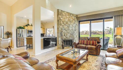 Community Pools & Golf Views: Palm Desert Condo! - Foto 4
