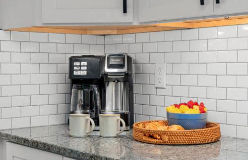 The Bauhaus - 4BR,3BA ,Families , Ample Parking - Foto 25