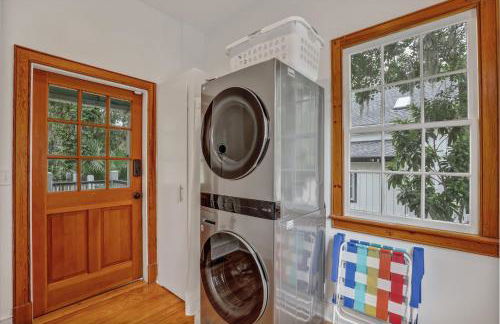 Gallery 1897 - Photo 28