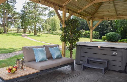 Twisly North Lodge - Photo 2