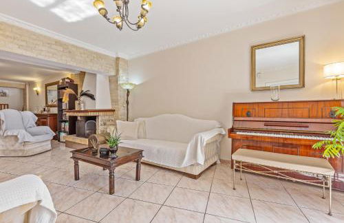 San Elias House - Photo 19