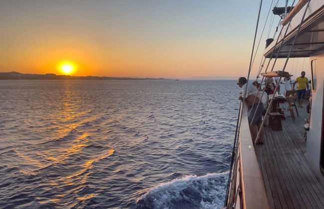 Paseo en barco al atardecer por Protaras - Foto 5