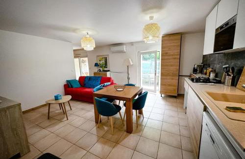 DREAM HOLIDAY 26 - Charmant T2 4 Pers 38m2 Terrasse de 14m2- Clim, Wifi, Parking - Sur RN7 au calme - au cœur de Livron sur Drôme à 5Km l'Autouroute Proximité A7 - Foto 9