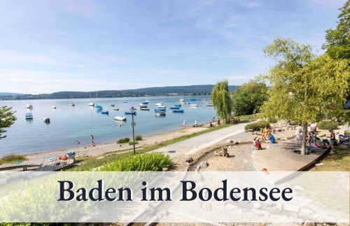 Ferienhaus Petra - Großzügige Ferienwohnungen in bester Bodenseelage l 1 Minute zum Bodensee l 7 Ferienwohnungen l Vollausgestattete Küchen l Gratis-WLAN l Gratis Parkplätze l Mitten auf der Mettnau - Photo 4