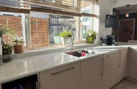 Horsham 3 Bed House With Garden - Photo 23